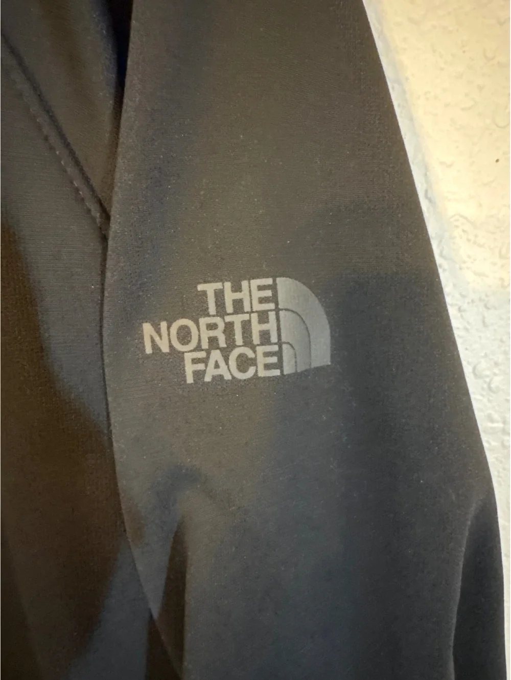 The North Face Men’s XL Black Softshell Jacket Kentucky Legend Embroidered